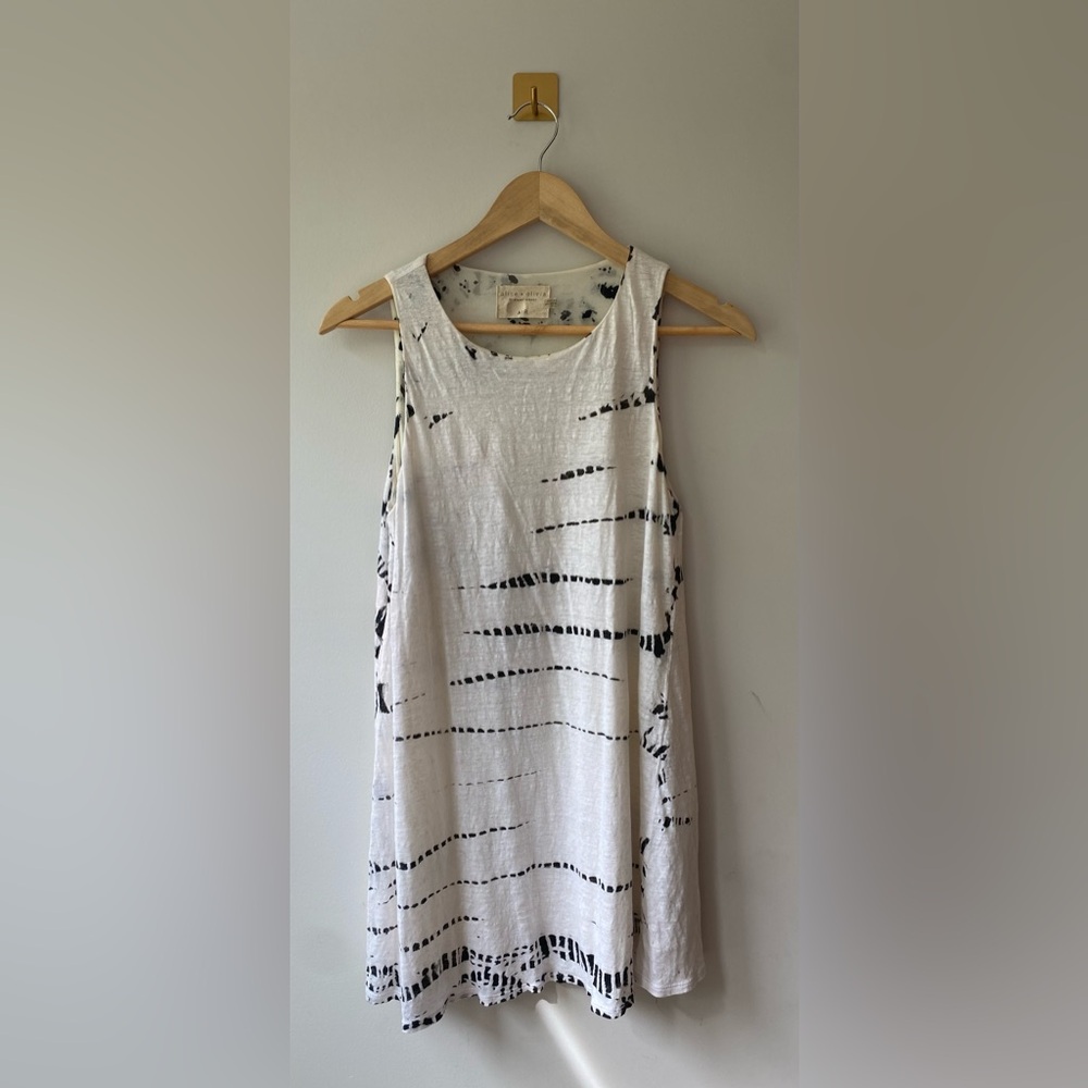 Alice + Olivia | XS Linen Blend Air Blqck & White Tie Dye Dress
